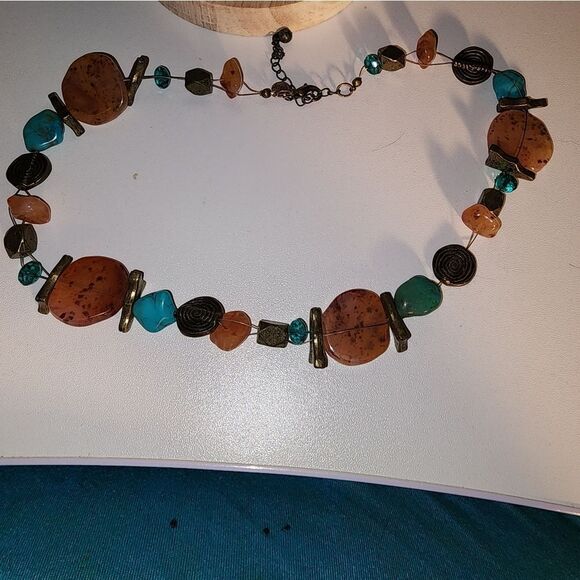 Chico's Elegant multicolor beaded necklace 17"+2" - Picture 9 of 10